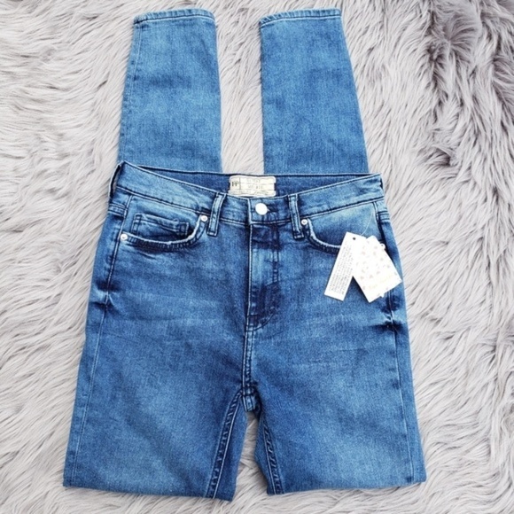 NWT Free People Distressed Skinny Jeans sz 26 - Picture 4 of 6